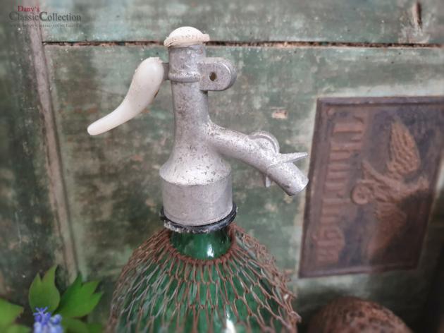 VERKAUFT ! Grüner Siphon mit Netz ~ große alte Sodaflasche ~ Soda Syphon ~ Shabby deco ~ Vintage interior ~ Brocante home style ~ hx4187f2