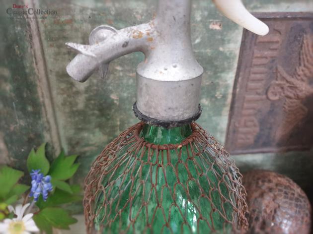VERKAUFT ! Grüner Siphon mit Netz ~ große alte Sodaflasche ~ Soda Syphon ~ Shabby deco ~ Vintage interior ~ Brocante home style ~ hx4187f2