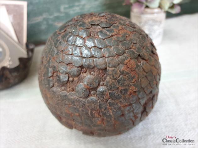 VERKAUFT ! Antike Boule Kugel ~ Holz Kugel genagelt ~ Pétanque Kugel ~ französisches Kugelspiel ~ Provence ~ Boccia ~ hy5051p2