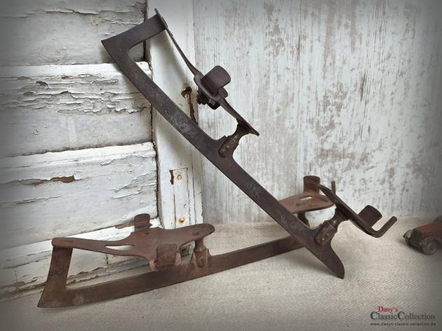 VERKAUFT ! Schlittschuhe antik ~ Metall ~ Eskilstuna Schweden ~ Shabby Deko ~ Winterdeko ~ Sammlerstück ~ Vintage Home ~ hw3484rk2