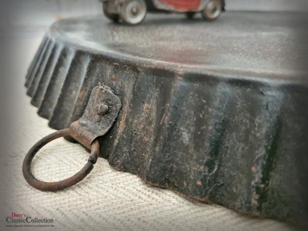 VERKAUFT ! Tarteblech Ø 34 cm mit Aufhänger ~ Tarteblech gewellt ~ altes Backblech ~ alte Backform ~ Vintage Tablett ~ Landhausküche ~ hy5090