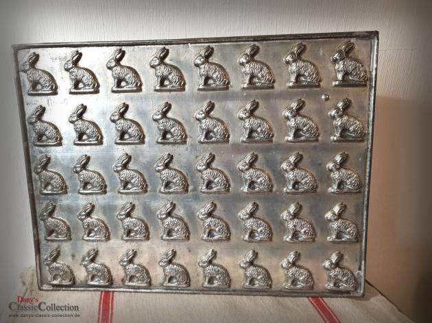 VERKAUFT ! Schokoladenform ~ 40 Hasen sitzend ~ Schokoladenplatte ~ Wand Deko ~Vintage Homedecor ~ ausgefallenes Sammlerstück ~ Frohe Ostern hy6188
