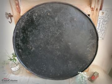 VERKAUFT ! Backblech alt Ø 47,5 cm ~ rundes Tablett ~ Ottomane ~ Tischtablett ~ Shabby Magnetwand ~ stabiles Memoboard ~ Vintage Deko ~ hy5860b1