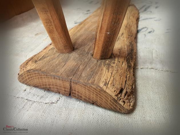VERKAUFT ! Rustikaler Holzhocker ~ alter Schemel ~ Hocker alt ~ Holzbank ~ Beistelltisch ~ Regal ~ Vintage Shabby chic ~ hy5550
