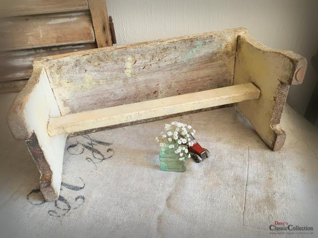 VERKAUFT ! Schemel shabby altweiß ~ Vintage Fußhocker ~ Holz Hocker ~ Tritt ~ Fußbank ~ Original Lack ~ Landhaus ~ Cottage Style ~ hy5554