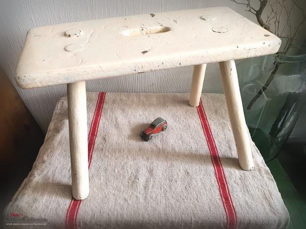 Holzhocker Originallack creme weiß ~ alter Schemel ~ alter Hocker ~ Holzbank ~ Beistelltisch ~ Vintage Shabby chic ~ hw3905