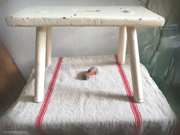Holzhocker Originallack creme weiß ~ alter Schemel ~ alter Hocker ~ Holzbank ~ Beistelltisch ~ Vintage Shabby chic ~ hw3905