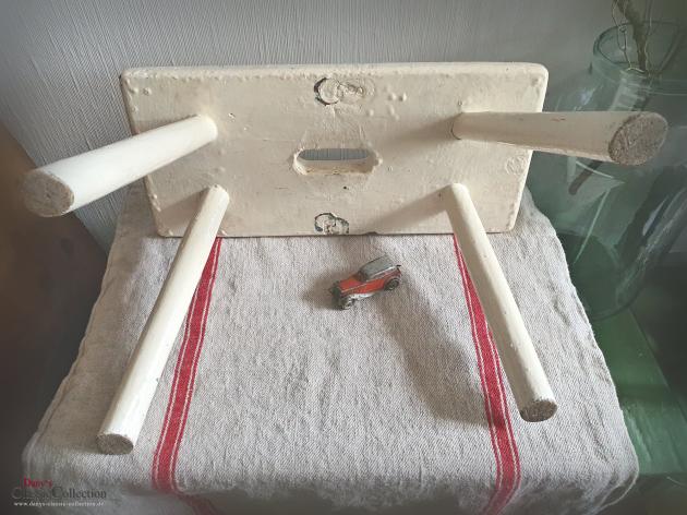 Holzhocker Originallack creme weiß ~ alter Schemel ~ alter Hocker ~ Holzbank ~ Beistelltisch ~ Vintage Shabby chic ~ hw3905