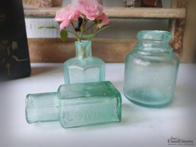 VERKAUFT ! Konvolut aus 3 antiken Tinten Flaschen ~ SET #2 ~ aquamarin ~ altes Glas ~ teils milchig ~ Vintage Glasvase ~ Shabby Deko ~ hz6426ib2