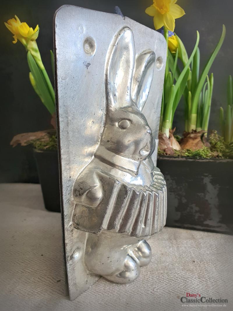 VERKAUFT ! Hase mit Akkordeon 19,5 cm Schokoladenform ~ Hasenform E.F. Teich ~ Osterdeko ~ seltenes Sammlerstück ~ Frohe Ostern ~ Hase lachend ~ hy6308