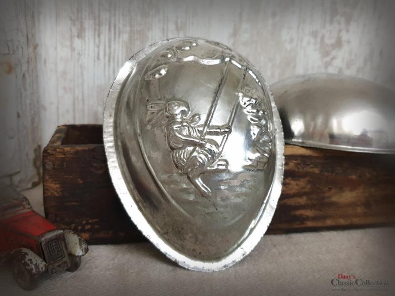 VERKAUFT ! - Ei Schokoladenform 13,5 cm ~ 2-teilig ~ Hase auf Schaukel ~ Seltenes Sammlerstück ~ Rarität ~ Oster Deko ~ Vintage Home Dekor ~ hy5380