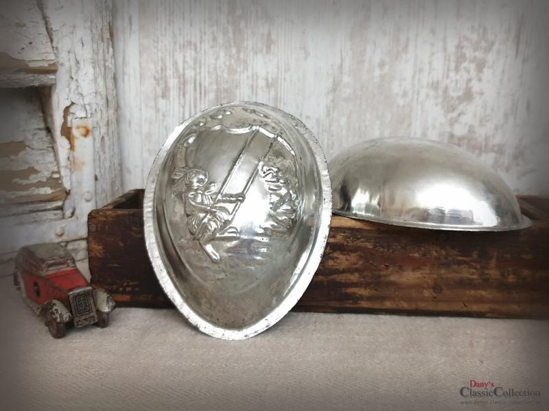 VERKAUFT ! - Ei Schokoladenform 13,5 cm ~ 2-teilig ~ Hase auf Schaukel ~ Seltenes Sammlerstück ~ Rarität ~ Oster Deko ~ Vintage Home Dekor ~ hy5380