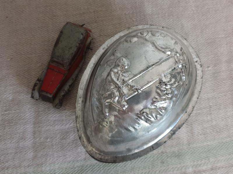 VERKAUFT ! - Ei Schokoladenform 13,5 cm ~ 2-teilig ~ Hase auf Schaukel ~ Seltenes Sammlerstück ~ Rarität ~ Oster Deko ~ Vintage Home Dekor ~ hy5380