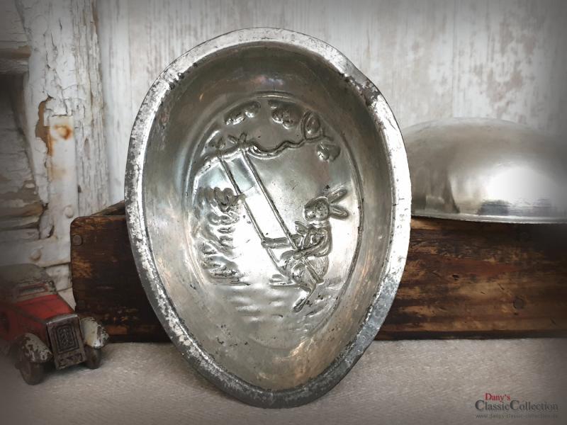VERKAUFT ! - Ei Schokoladenform 13,5 cm ~ 2-teilig ~ Hase auf Schaukel ~ Seltenes Sammlerstück ~ Rarität ~ Oster Deko ~ Vintage Home Dekor ~ hy5380