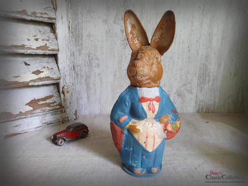VERKAUFT ! Osterhasen Candy Container ~ Pappmaché Hase mit Eierkorb ~ Osterdekoration ~ Sammlerstück ~ Made in Germany ~ hy5858