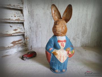 VERKAUFT ! Osterhasen Candy Container ~ Pappmaché Hase mit Eierkorb ~ Osterdekoration ~ Sammlerstück ~ Made in Germany ~ hy5858