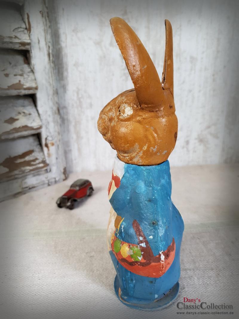 VERKAUFT ! Osterhasen Candy Container ~ Pappmaché Hase mit Eierkorb ~ Osterdekoration ~ Sammlerstück ~ Made in Germany ~ hy5858