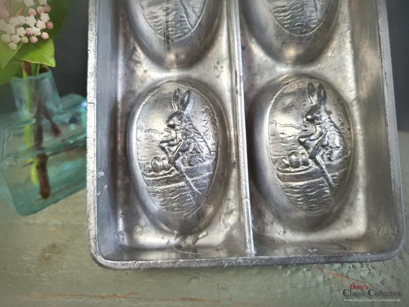 VERKAUFT ! Schokoladenform 8 rudende Hasen ~ Schokoladenei ~ Vintage Homedecor ~ E.F. Teich Wien ~ Osterdekoration ~ Sammlerstück ~ hy6169rh