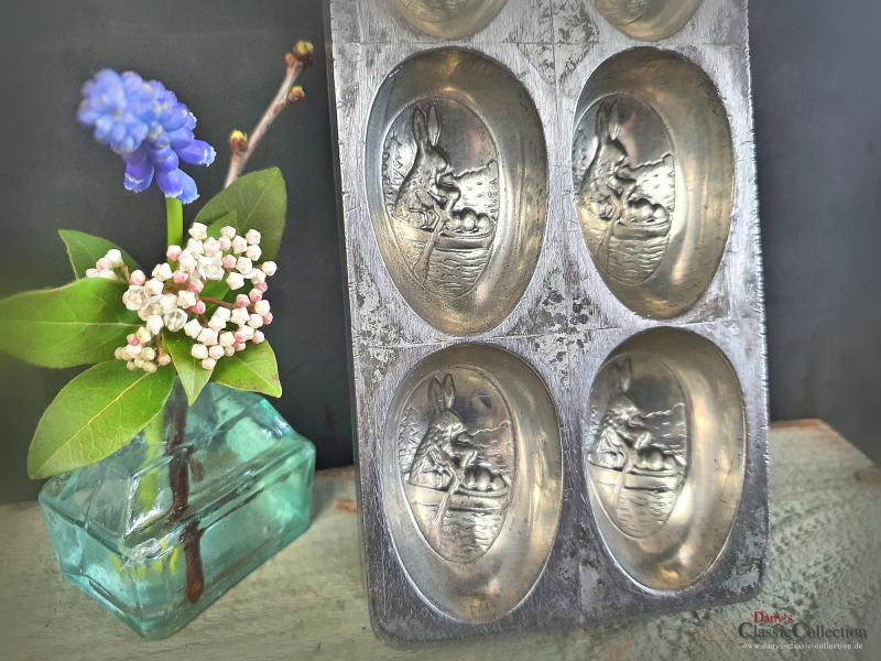 VERKAUFT ! Schokoladenform 8 rudende Hasen ~ Schokoladenei ~ Vintage Homedecor ~ E.F. Teich Wien ~ Osterdekoration ~ Sammlerstück ~ hy6169rh