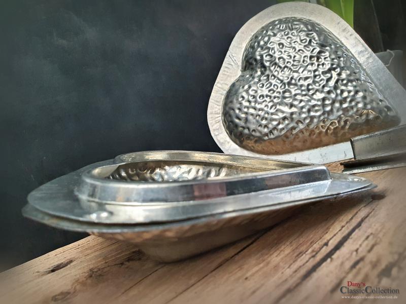 VERKAUFT ! Herz Schokoladenform 3-teilig ~ Metall Gießform ~ Vintage Home ~ Dekoration ~ Sammlerstück ~ hy6033h