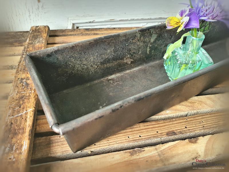 VERKAUFT ! Vintage Backblech 51 cm ~ Kuchenblech ~ Blech stabil ~ Vintage Tischtablett ~ Fensterbrett Pflanztopf ~ Shabby ~ Brocante Deko ~ ba20iL51kf2