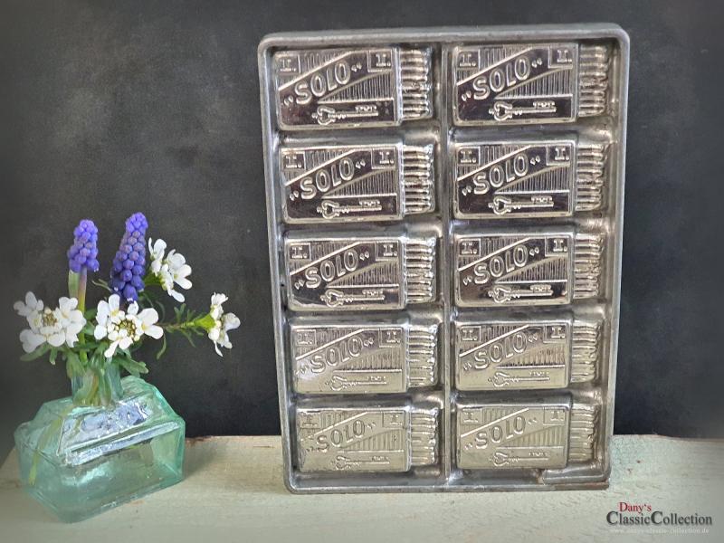 Incredible chocolate mold ~ 10 matchboxes ~ flat mold ~ casting mold ~ vintage country home decor ~ rare collectible ~ hy6147