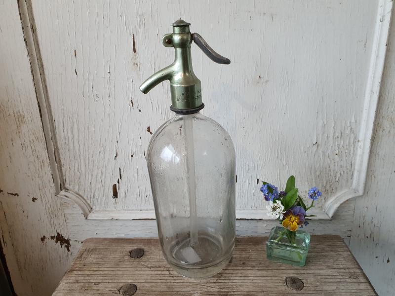 VERKAUFT ! Siphon Soda ~ schwere Sodaflasche ~ Wasserspender ~ Deutsche Soda Zentrale ~ Kopf metallic ~ hw3222gr