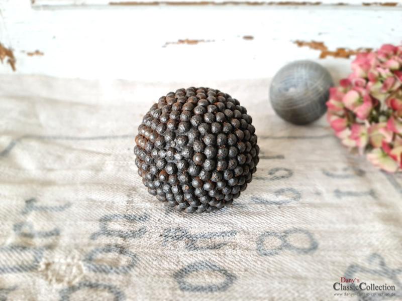 VERKAUFT ! Antike Boule Kugel ~ Holz Kugel genagelt ~ Pétanque Kugel ~ französisches Kugelspiel ~ Provence ~ Boccia ~ hy5885