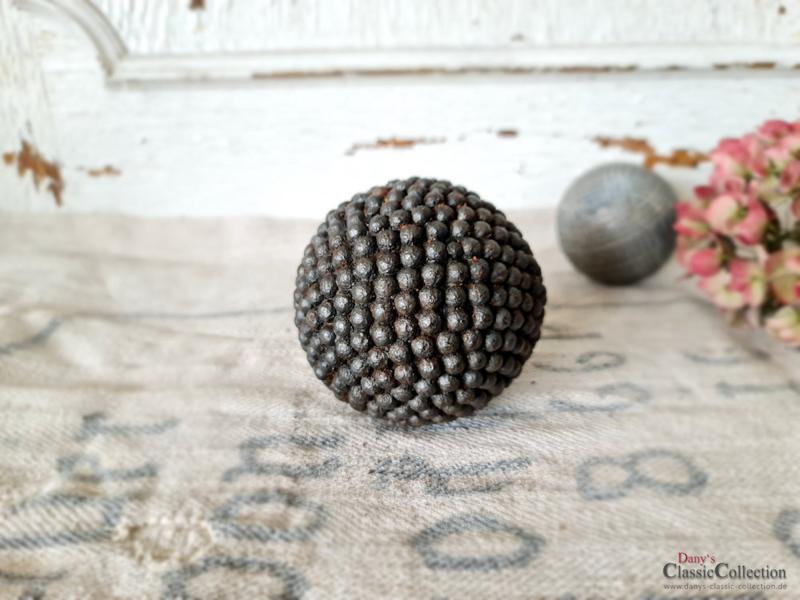 VERKAUFT ! Antike Boule Kugel ~ Holz Kugel genagelt ~ Pétanque Kugel ~ französisches Kugelspiel ~ Provence ~ Boccia ~ hy5885