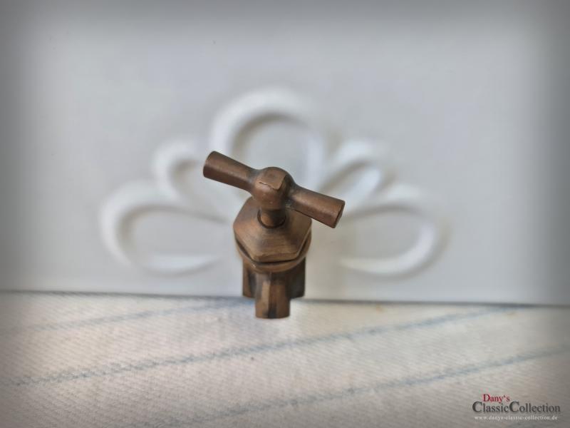 VERKAUFT ! Emaille Wassertank ~ Wandbehälter ~ weiß ~ Frankreich ~ Messinghahn ~ Email ~ Landhaus Deko ~ Sammlerstück ~ ehg21rwewb