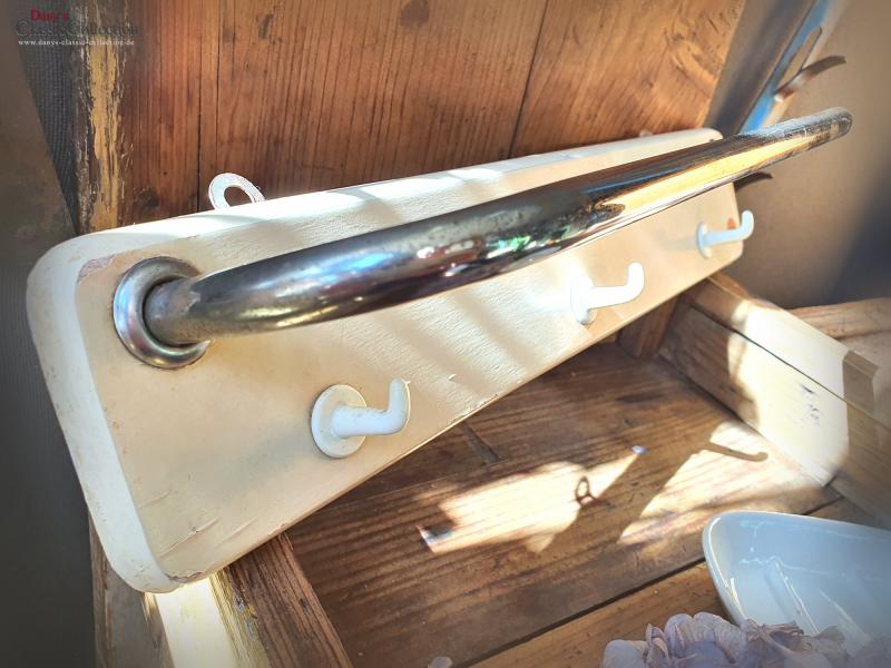 VERKAUFT ! Geschirrtuchhalter ~ Handtuchhalter ~ Hakenleiste ~ Chromstange + 3 Haken ~ Küchenhelfer rustikal ~ Vintage Landhausküche ~ hw3055