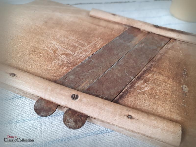 VERKAUFT ! Alter Krauthobel ~ Doppelklingen Küchenhobel ~ Gurkenhobel ~ Gemüsehobel ~ Küchenreibe ~ Landhausküche ~ hw3706