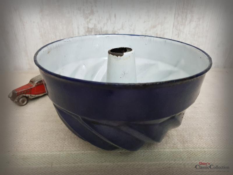 Emaille Guglhupf ~ dunkelblau innen weiß ~ Kuchenform emailliert ~ Vintage Küchendeko ~ Backform ~ Landhaus ~ Bauernhaus ~ hw3354