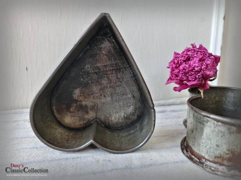 VERKAUFT ! Herz Backformen mit festem Boden ~ Edel Shabby ~ rustikale Landhausküche ~ Vintage Deko ~ Brocante