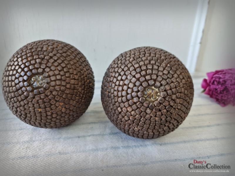VERKAUFT ! Paar wunderschöne Boule Kugeln ~ Boules Lyonnaises genagelt ~ antike Pétanque Kugeln ~ französisches Kugelspiel ~ Provence ~ Boccia