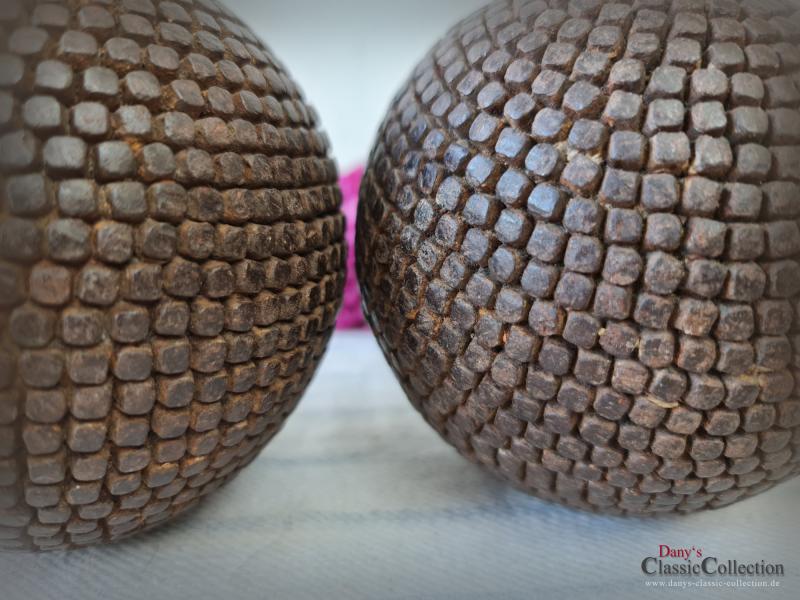 VERKAUFT ! Paar wunderschöne Boule Kugeln ~ Boules Lyonnaises genagelt ~ antike Pétanque Kugeln ~ französisches Kugelspiel ~ Provence ~ Boccia