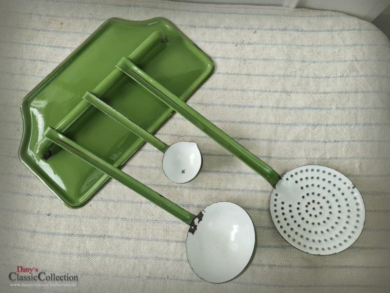 VERKAUFT ! Emaille Löffelblech grün ~ Wandhalterung ~ Kellenblech ~ Ablage ~ Landhaus Küche ~ Sammlerstück