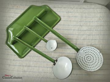 VERKAUFT ! Emaille Löffelblech grün ~ Wandhalterung ~ Kellenblech ~ Ablage ~ Landhaus Küche ~ Sammlerstück