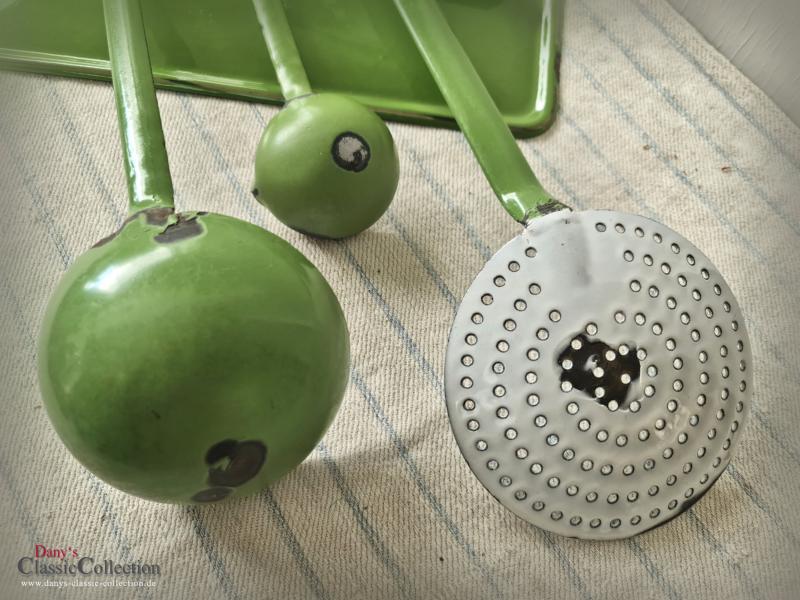 VERKAUFT ! Emaille Löffelblech grün ~ Wandhalterung ~ Kellenblech ~ Ablage ~ Landhaus Küche ~ Sammlerstück