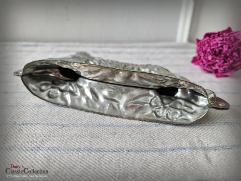 VERKAUFT ! Rennender Hase Schokoladenform ~ laufender Hase ~ antike Metall Gießform ~ Patisserie ~ seltenes Sammlerstück ~ Shabby Ostern