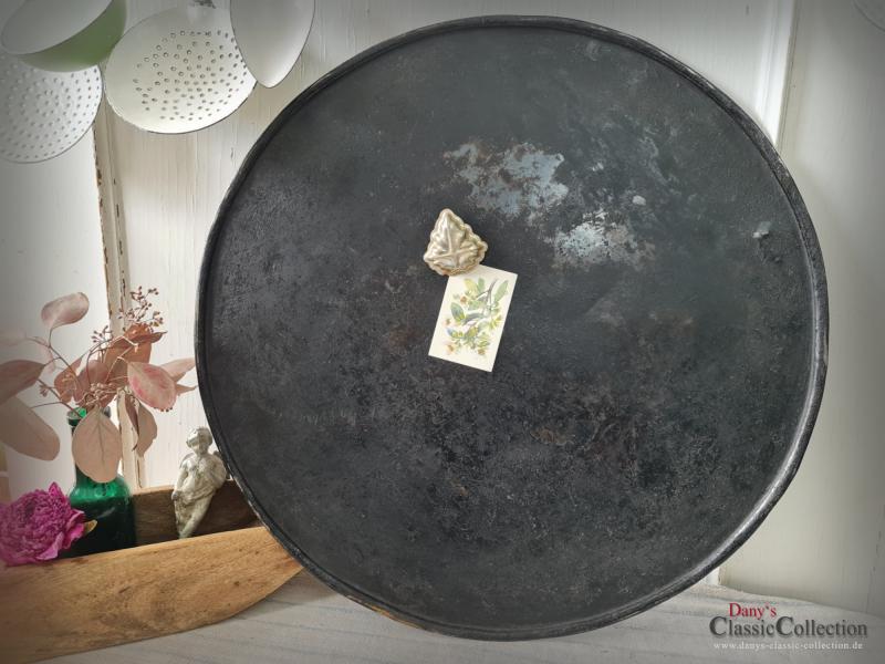 VERKAUFT ! Backblech Ø 48,5 cm ~ Photo Prop ~ Ottomane Tablett ~ Tischtablett ~ Magnetwand ~ Memoboard ~ Fotobackground ~ Vintage Deko