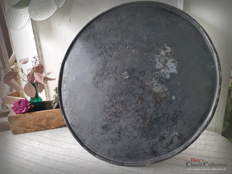 VERKAUFT ! Backblech Ø 48,5 cm ~ Photo Prop ~ Ottomane Tablett ~ Tischtablett ~ Magnetwand ~ Memoboard ~ Fotobackground ~ Vintage Deko