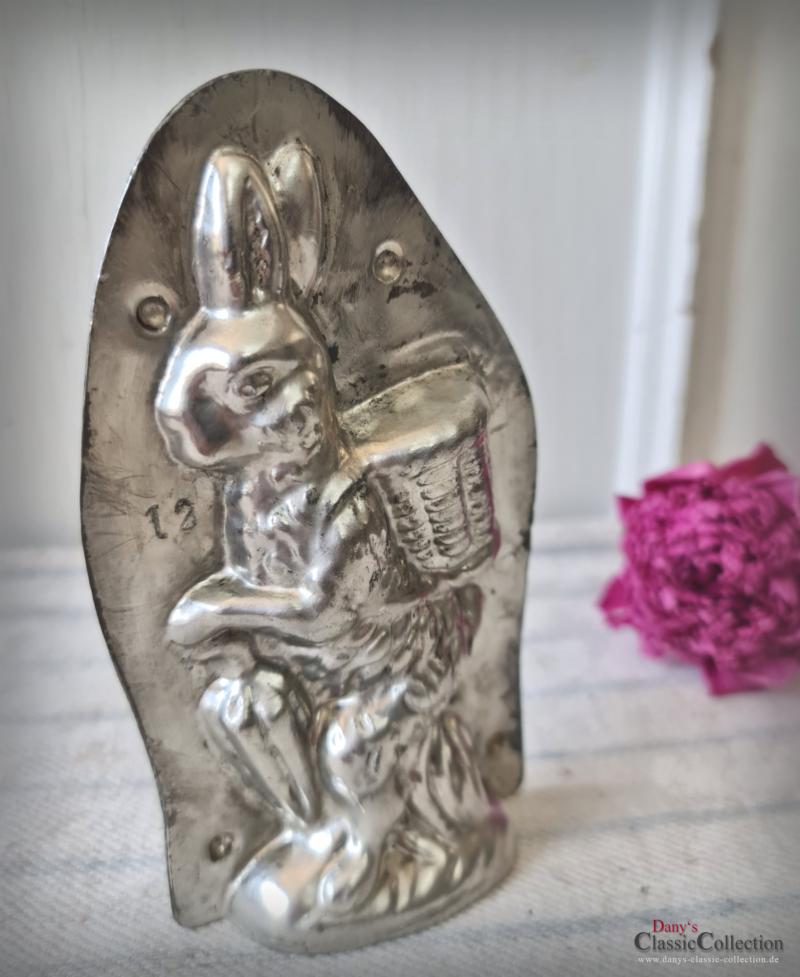 VERKAUFT ! Alte Laurösch Schokoladenform Hase 14 cm ~ Osterhase stehend mit Schirm ~ Vintage Osterdeko ~ Frohe Ostern ~ Vintage Ostern