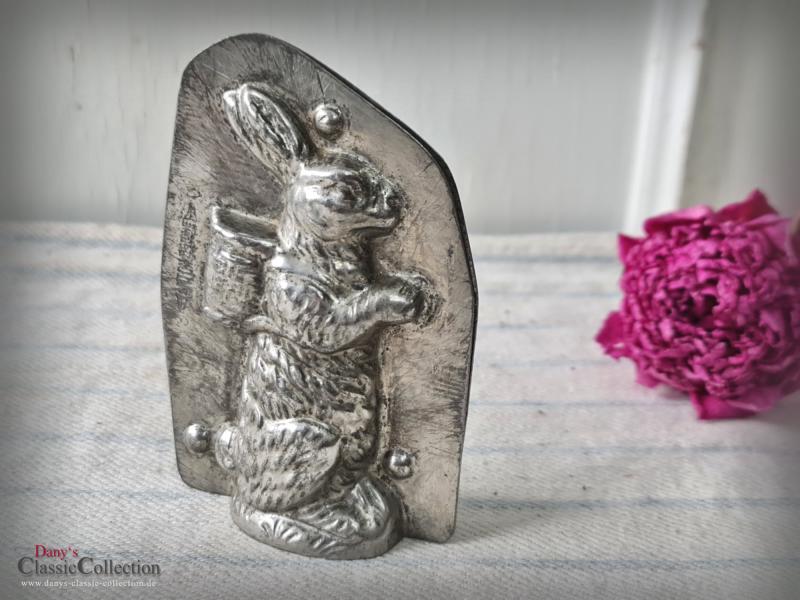 VERKAUFT ! Anton Reiche Schokoladenform 10,5 cm ~ #16511 Hase aufrecht mit Kiepe ~ Metall Form ~ Gießform ~ Vintage Osterhase ~ Frohe Ostern