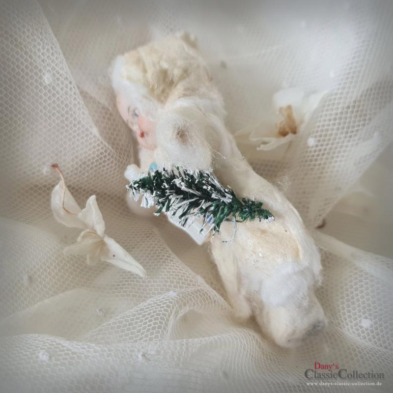 VERKAUFT ! Niedliches Winterkind ~ Schneekind ~ Wattekind mit Bäumchen ~ nostalgische Weihnachtsdeko ~ Vintage Weihnacht ~ Weihnachtsschmuck