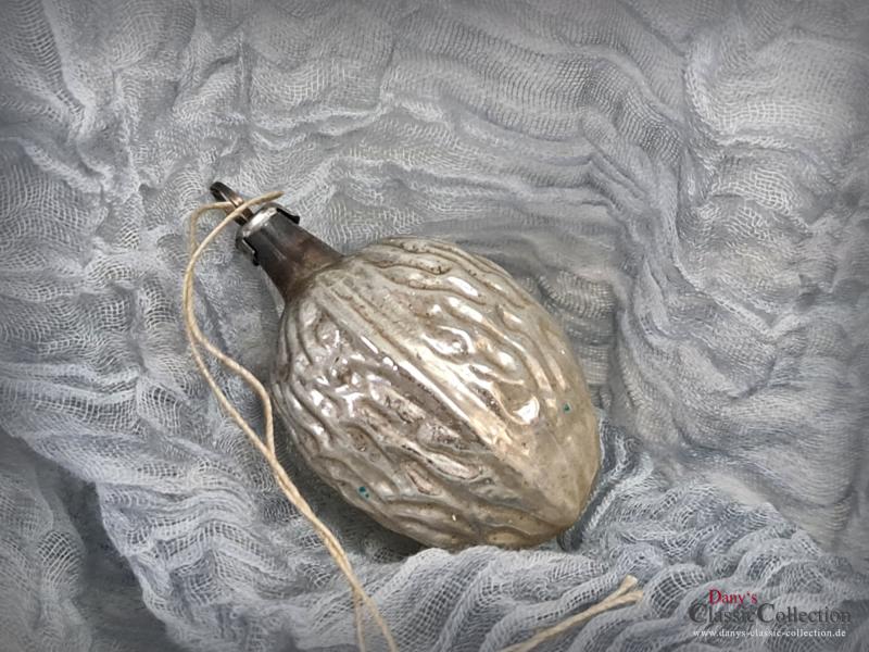 VERKAUFT ! Antike Walnuss Christbaumschmuck ~ Nuss silber ~ Baumbehang ~ Weihnachtsbaum ~ shabby Weihnacht ~ nostalgische Weihnachten