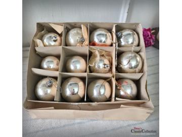 VERKAUFT ! 12 einfache silberne Christbaumkugeln Ø 5,5 cm ~ antiker Weihnachtsschmuck ~ Weihnachtskugeln ~ Baumschmuck ~ Weihnachtsbaum