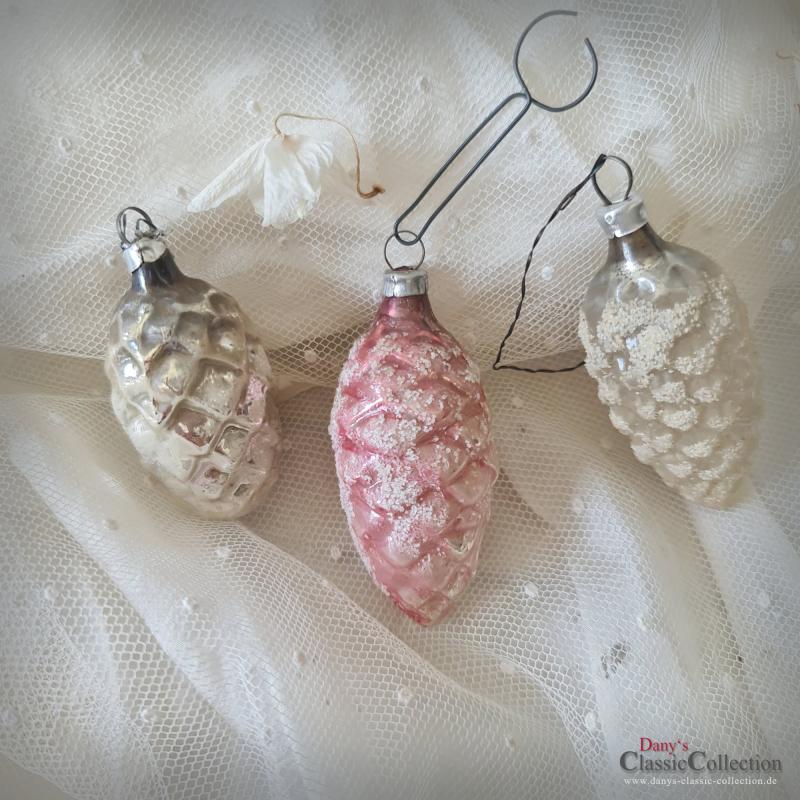 VERKAUFT ! 3er Set Zapfen silber rosa ~ alter Sammlerschmuck ~ Christbaumschmuck ~ Weihnachtschmuck ~ Vintage Weihnachtsbaum ~ Behang