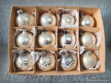 VERKAUFT ! 12 silberne Christbaumkugeln Ø 5,5 cm ~ antiker Weihnachtsschmuck ~ Weihnachtskugeln ~ Baumschmuck ~ Weihnachtsbaum