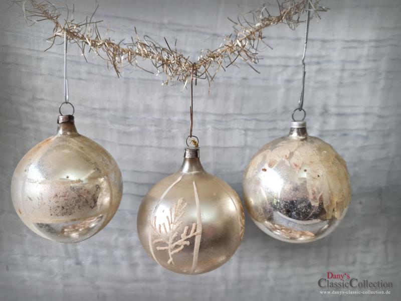 VERKAUFT ! 12 silberne Christbaumkugeln Ø 5,5 cm ~ antiker Weihnachtsschmuck ~ Weihnachtskugeln ~ Baumschmuck ~ Weihnachtsbaum